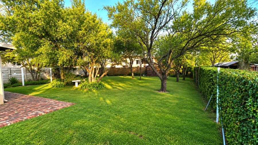 To Let 3 Bedroom Property for Rent in Melodie North West